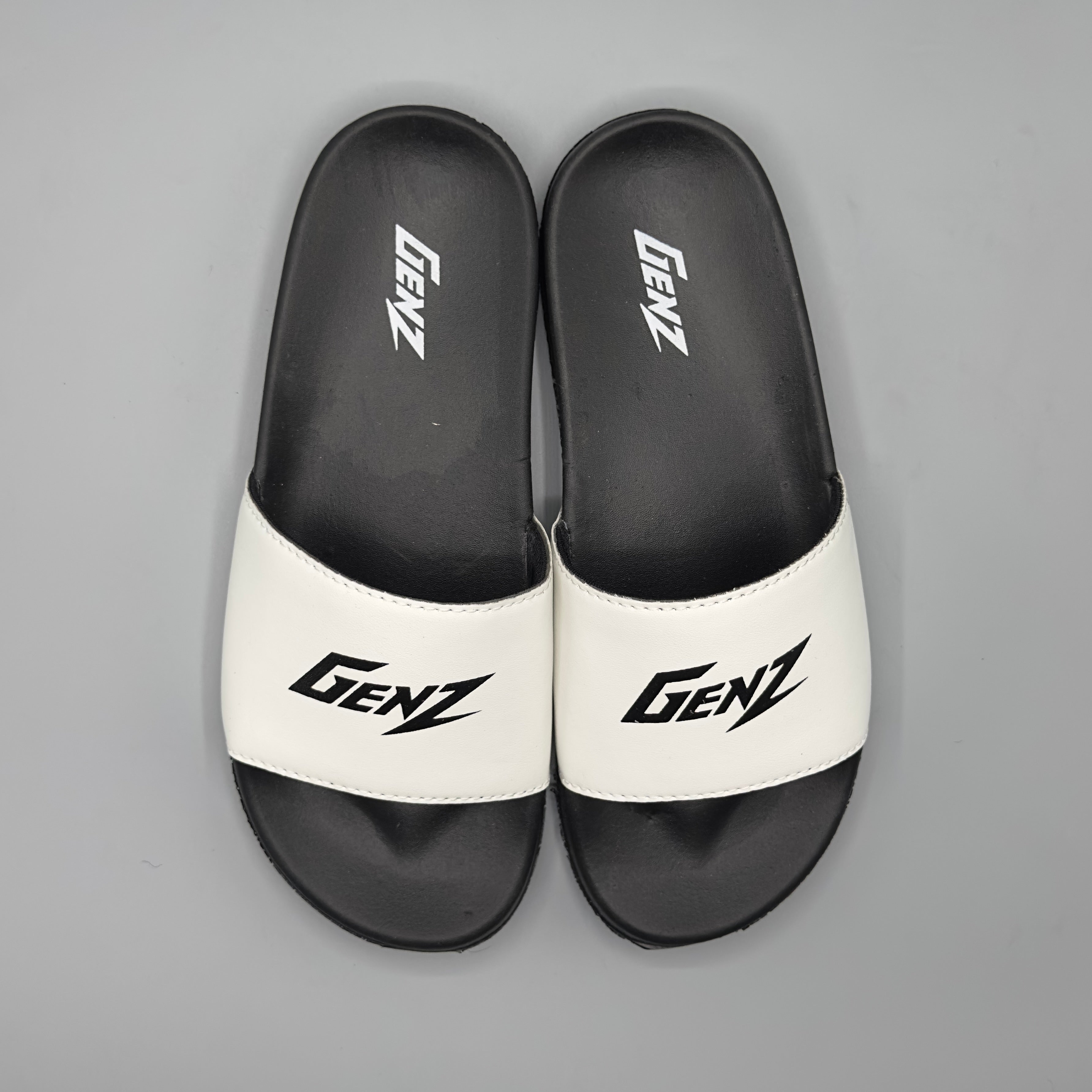 White , Ultra soft men's slide slippers with cushioned footbed