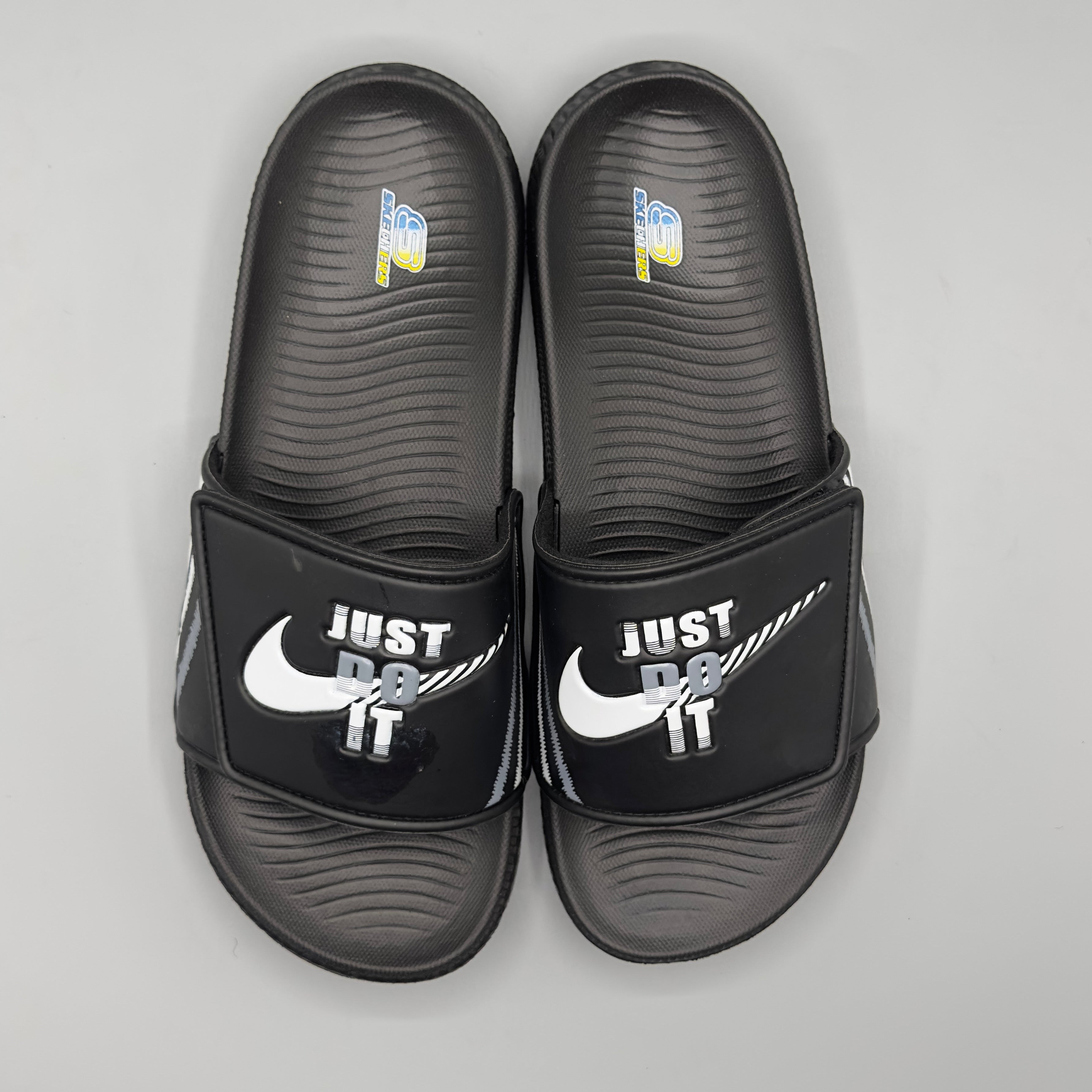 Black , Lightweight summer sports slides for men suitable for beach, travel, gym, and casual outings.