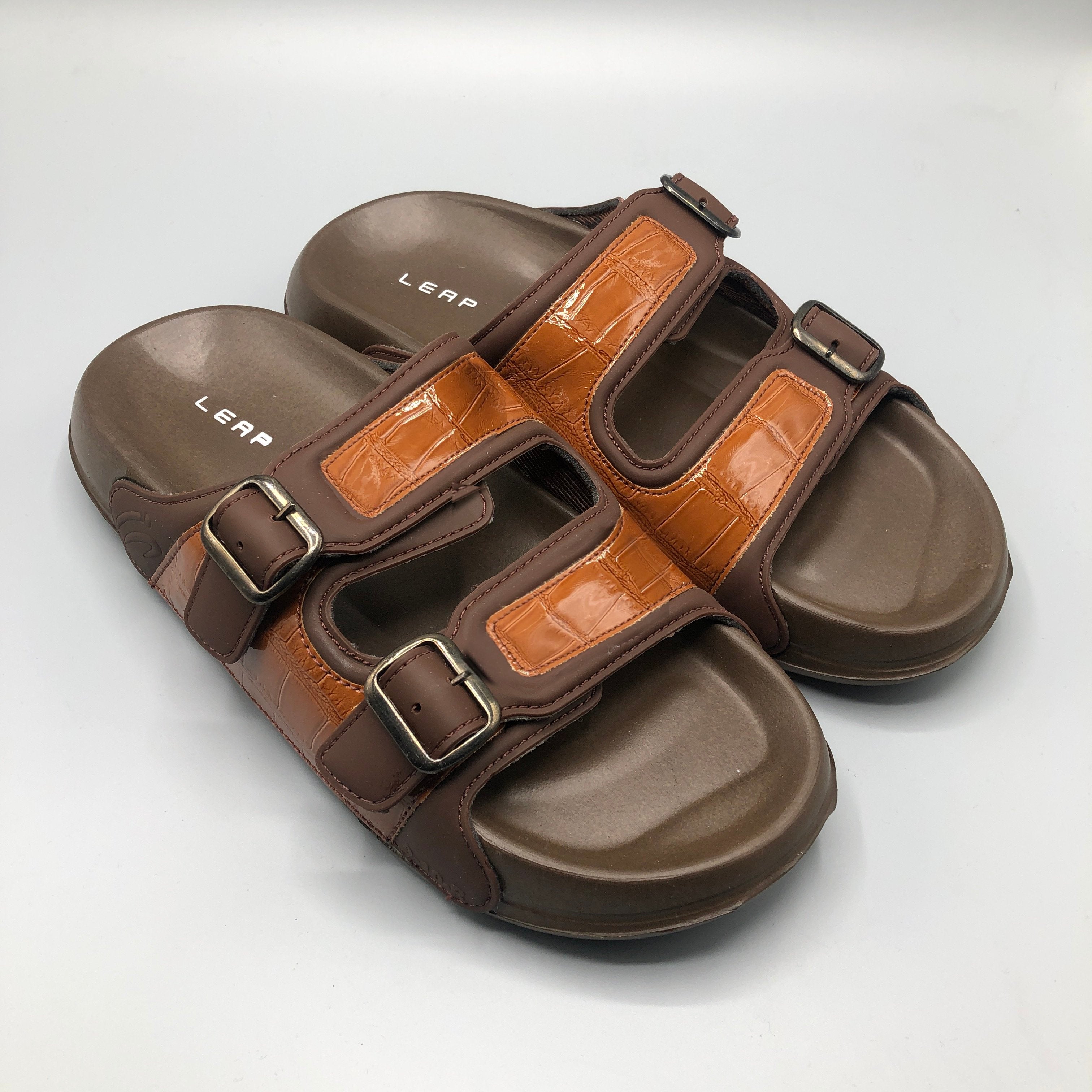 Brown , LEAP men's casual slippers side angle